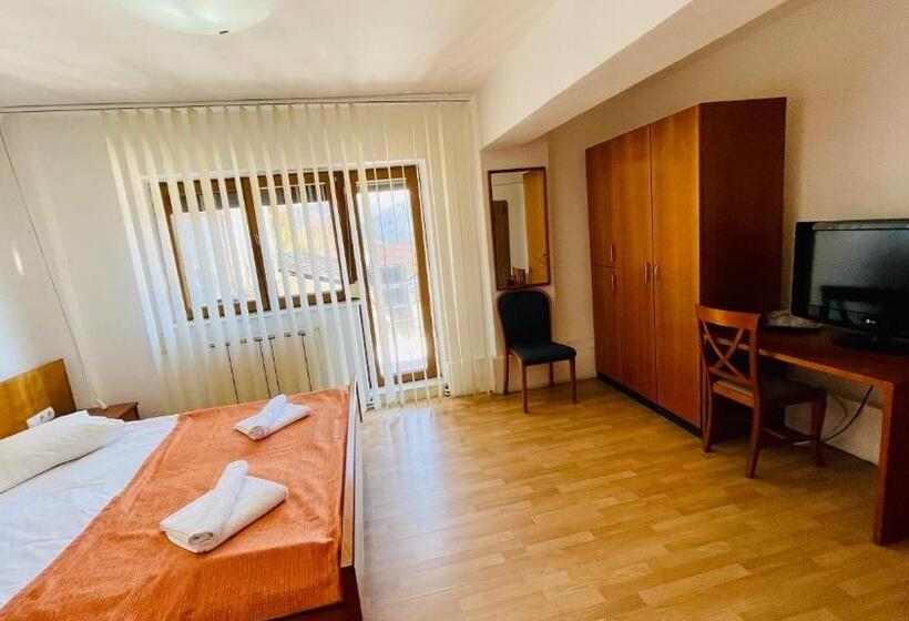 וילה בת חדר שינה 1, Pensiunea Luminita