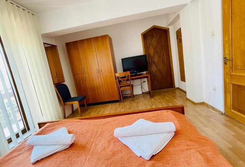 וילה בת חדר שינה 1, Pensiunea Luminita