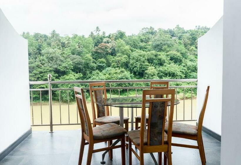 Willa 4 sypialnie, Kandy Riverside Villa