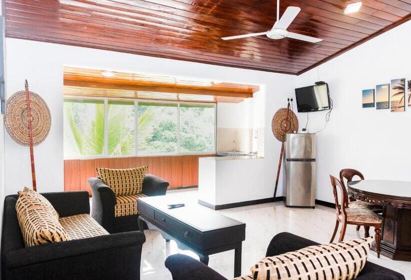 Willa 3 Sypialnie, Kandy Riverside Villa