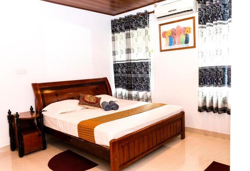 Willa 3 Sypialnie, Kandy Riverside Villa