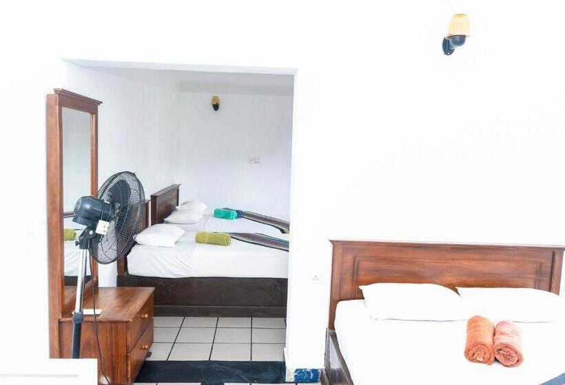 Pokój Rodzinny, Kandy Riverside Villa