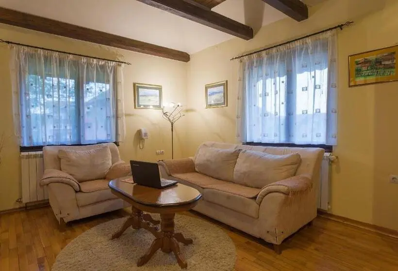 آپارتمان دوبلکس 1 خوابه, Guest House Vila Bajka