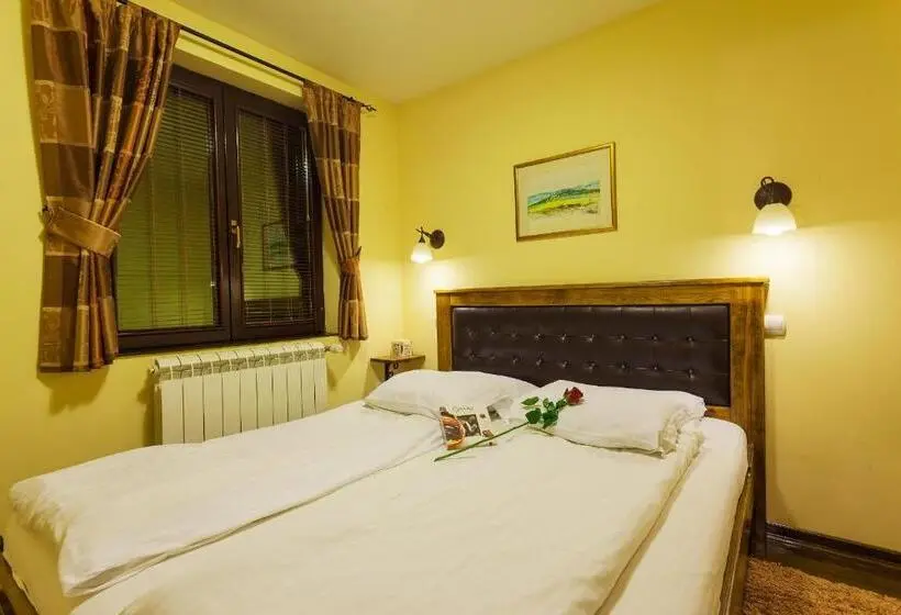 آپارتمان 2 خوابه با تراس, Guest House Vila Bajka