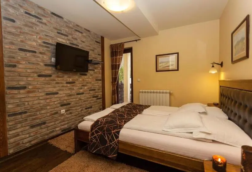 آپارتمان 2 خوابه با تراس, Guest House Vila Bajka