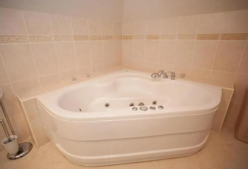 آپارتمان 2 خوابه با تراس, Guest House Vila Bajka