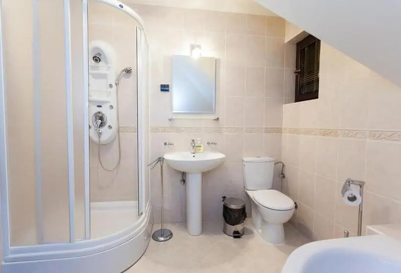 آپارتمان 2 خوابه با تراس, Guest House Vila Bajka