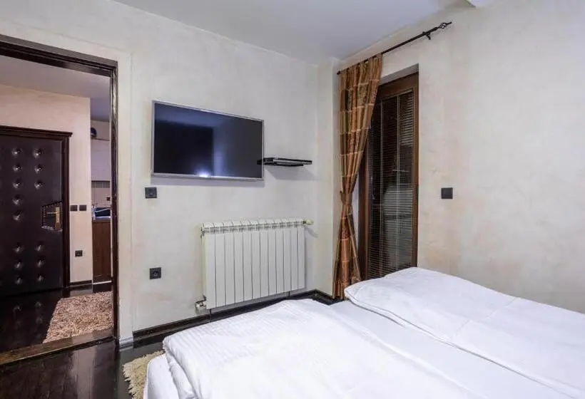 آپارتمان 1 خوابه با تراس, Guest House Vila Bajka