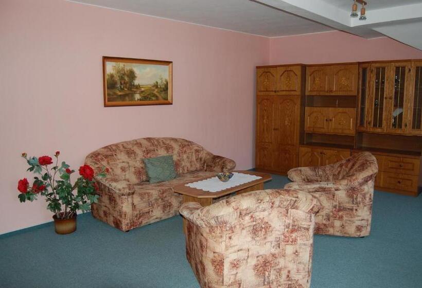 스위트, Penzion U Zvonu