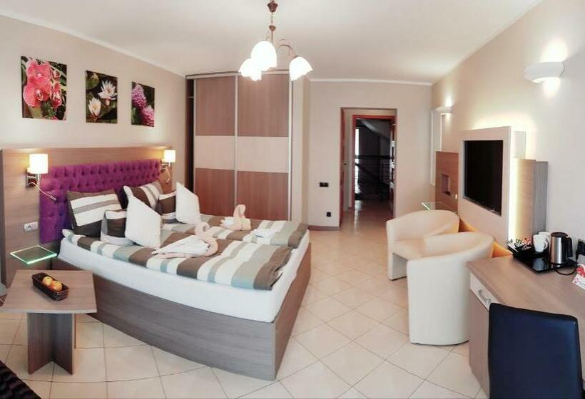 标准间带阳台, Willa Adonis