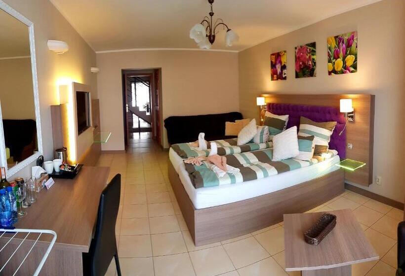 标准间带阳台, Willa Adonis