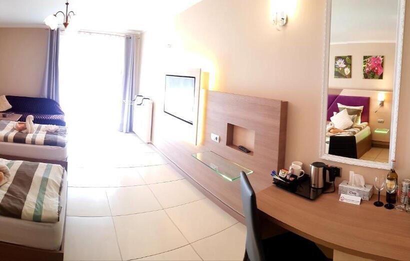 标准间带阳台, Willa Adonis