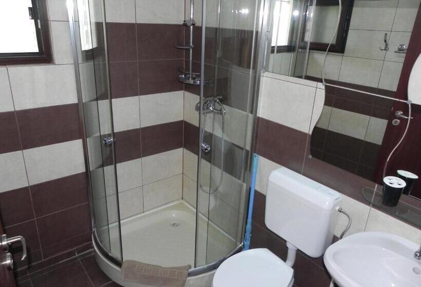 اتاق خانوادگی, Pensiunea Iubesc Marea