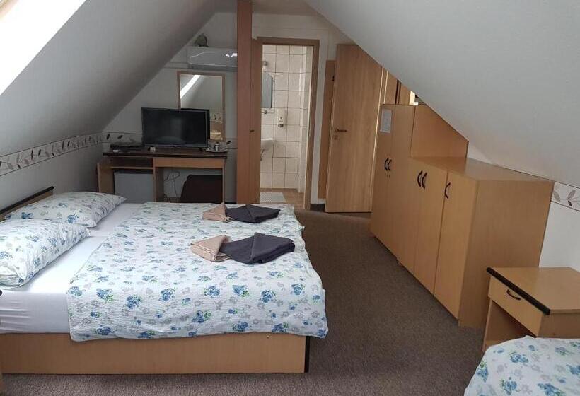 Standard Trippelrum, The Corner House Panzió