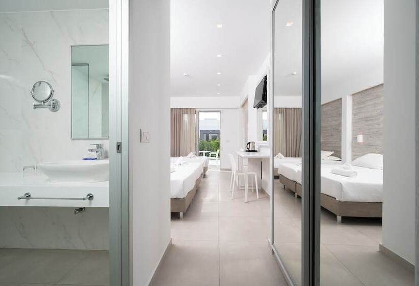 Habitación Triple Deluxe Vista Piscina, Apollon Windmill Boutique Hotel   Adults Only