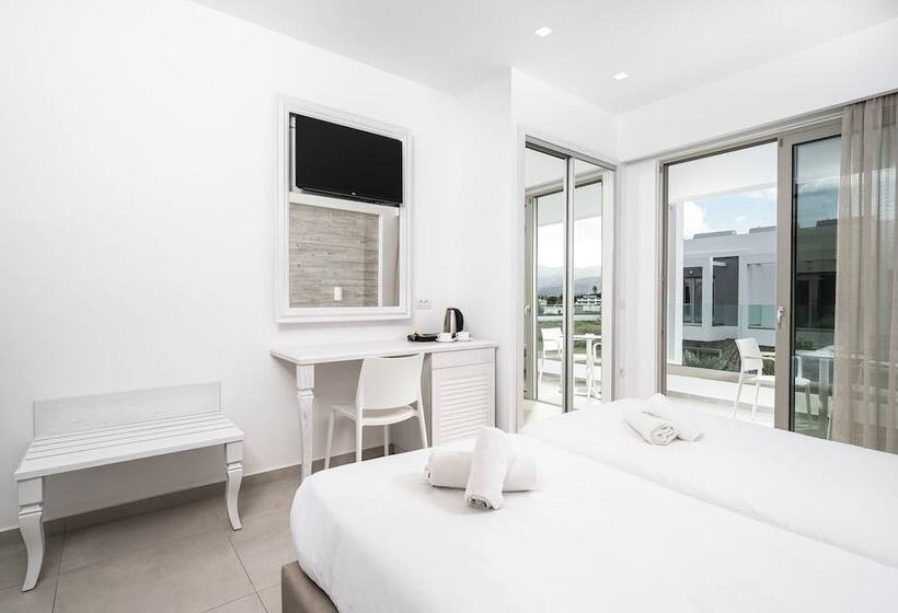 ガーデンビューのデラックストリプルルーム, Apollon Windmill Boutique Hotel   Adults Only