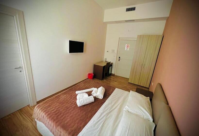اتاق استاندارد سه نفره, B&b Al Volo2