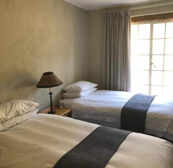 חדר משפחתי, Notting Hill Lodge