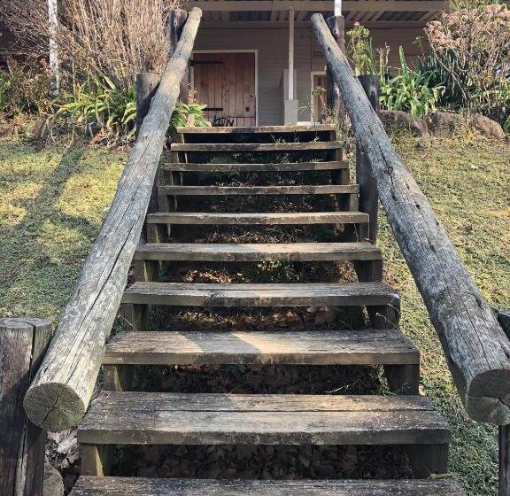 חדר משפחתי, Notting Hill Lodge