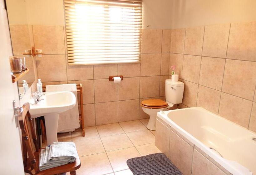 Номер Стандарт, Notting Hill Lodge