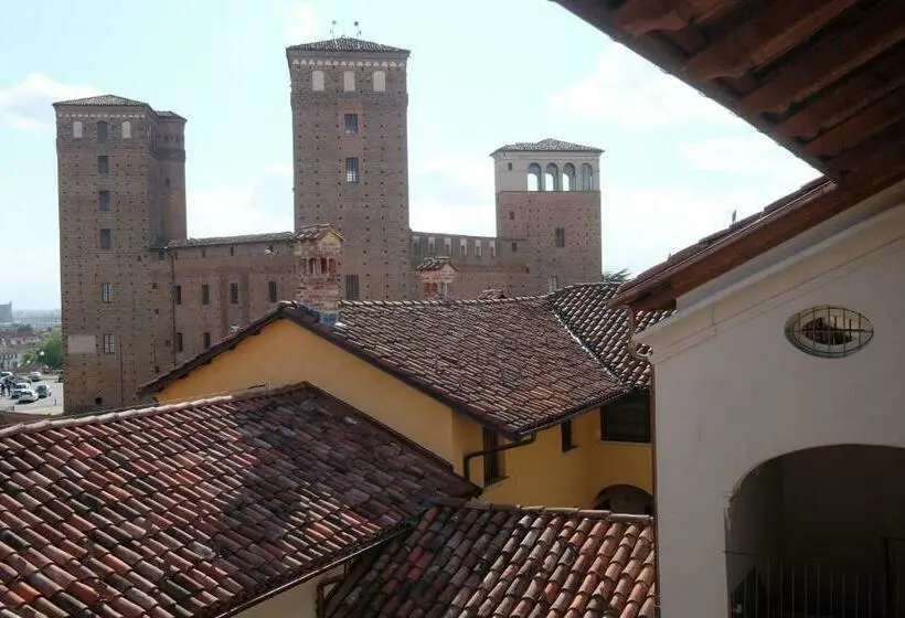 スタンダードシティビュールーム, Palazzo Sacco Hostello Fossano