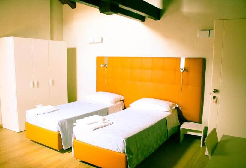 シティビューのデラックスルーム, Palazzo Sacco Hostello Fossano