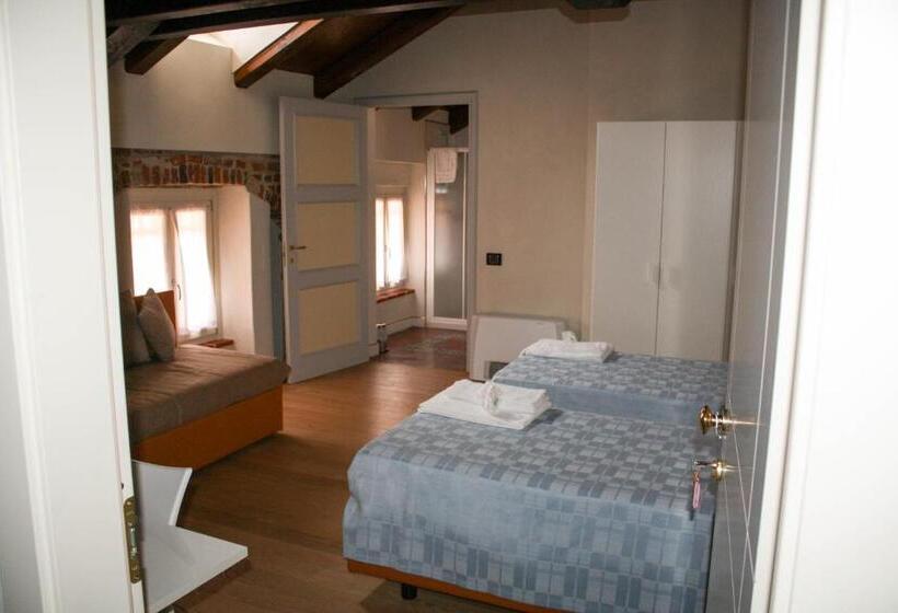 シティビューのデラックスルーム, Palazzo Sacco Hostello Fossano