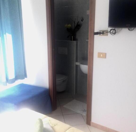 标准三人间, B&b Anny