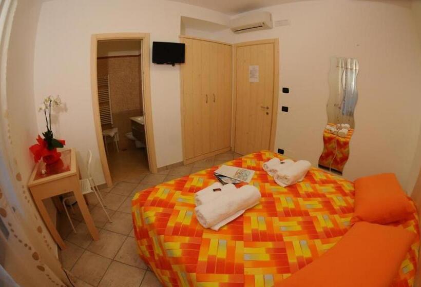 חדר סטנדרט, A 2 Passi Dagli Dei