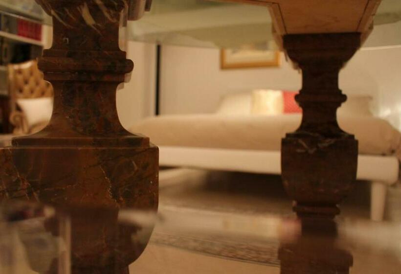 家庭套房, L'attico Del Centro