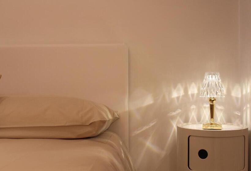 家庭套房, L'attico Del Centro