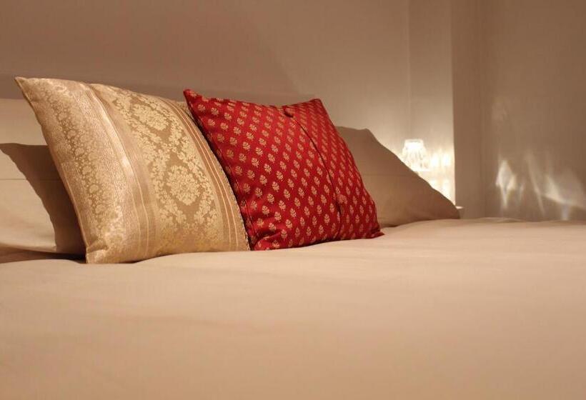 家庭套房, L'attico Del Centro