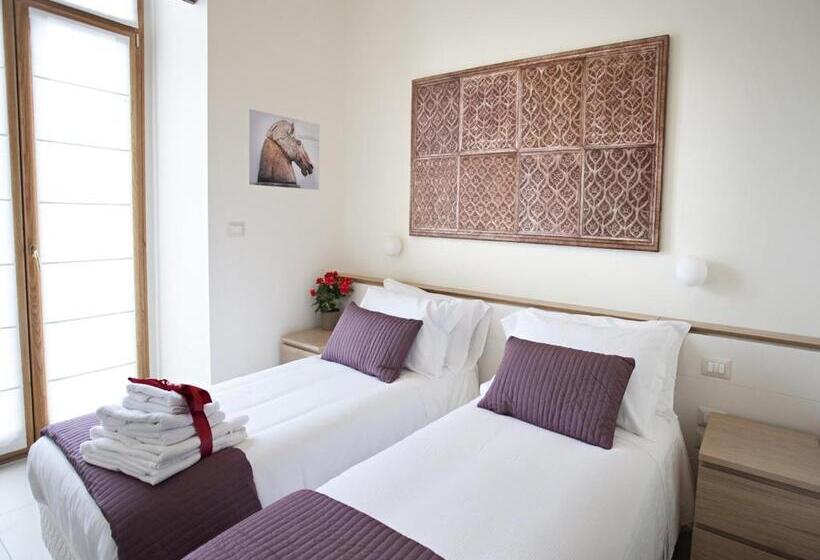 اتاق استاندارد با بالکن, Napolart