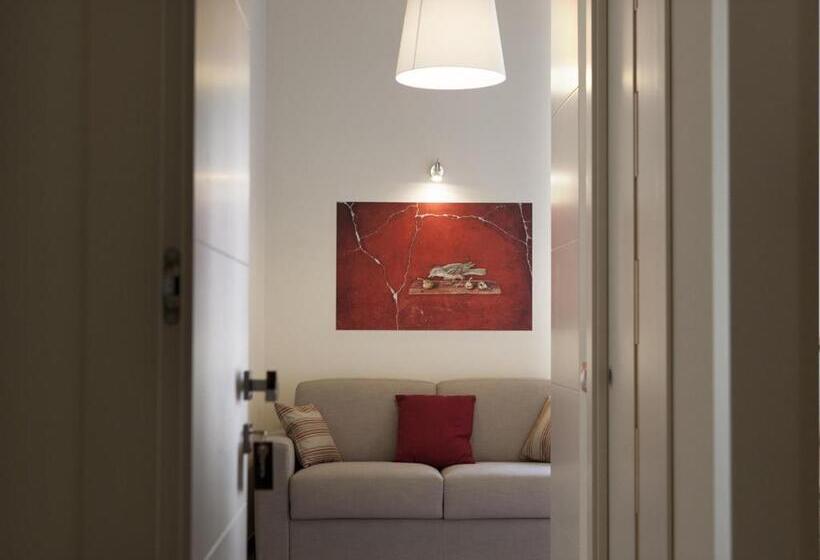 اتاق استاندارد چهارنفره با بالکن, Napolart