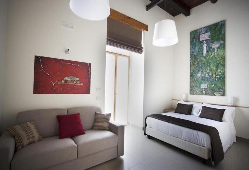 اتاق استاندارد چهارنفره با بالکن, Napolart