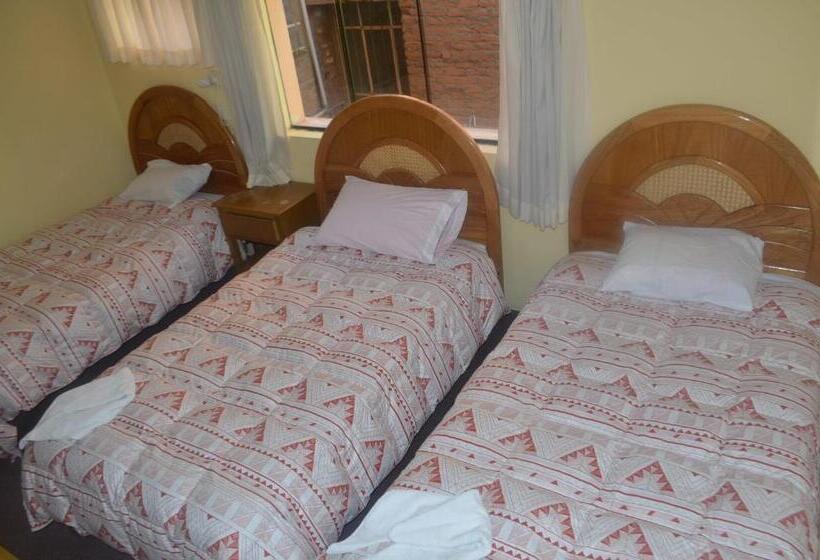 غرفة قياسية ثلاثية, Pacha Suite