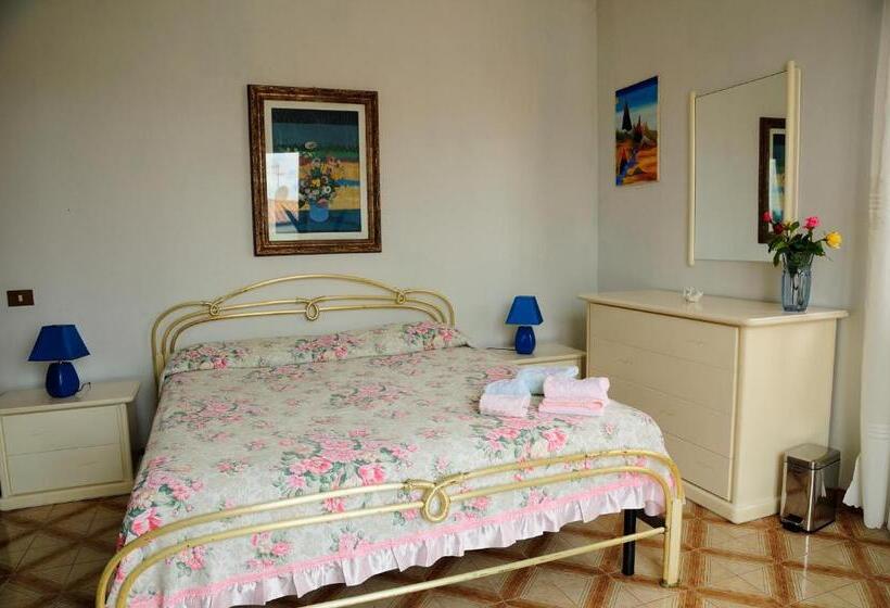 Standard room with outdoor bath, Bed And Breakfast Villa Viviana