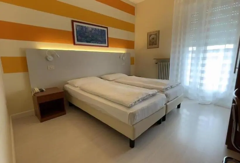 اتاق استاندارد با بالکن, Paradiso