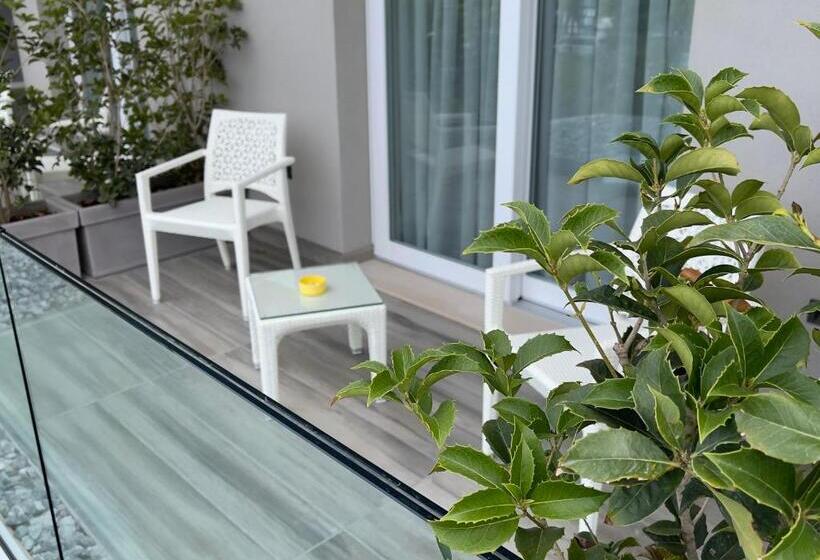 סוויטת ג'וניור עם מרפסת, Paradiso