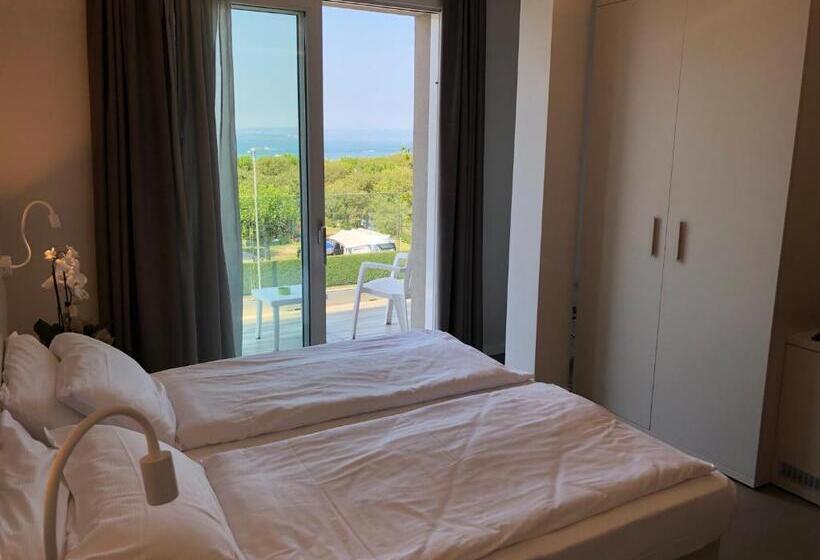 סוויטת ג'וניור עם מרפסת, Paradiso