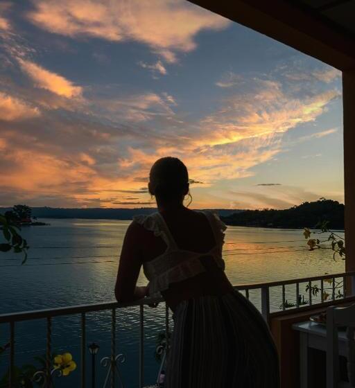 اتاق استاندارد با تخت بزرگ, Santana