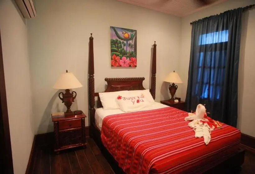 اتاق لوکس, Mahogany Hall Luxury Boutique Resort