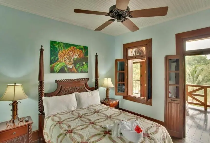 اتاق لوکس, Mahogany Hall Luxury Boutique Resort
