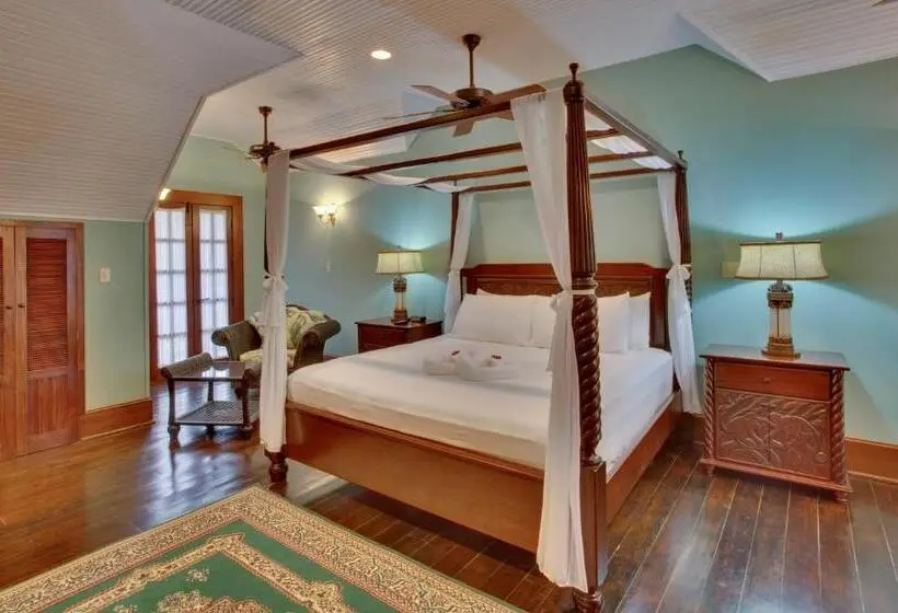 سوییت لوکس, Mahogany Hall Luxury Boutique Resort