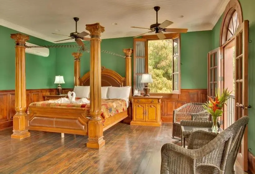 سوییت لوکس, Mahogany Hall Luxury Boutique Resort