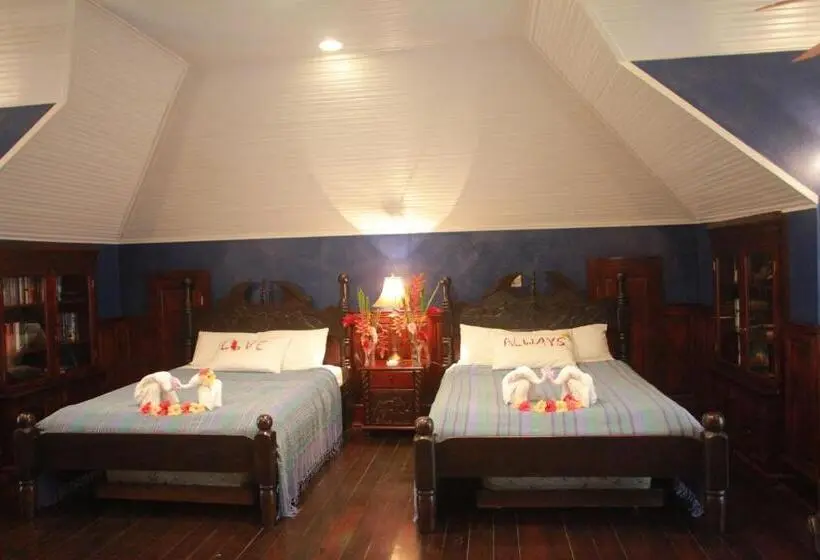 اتاق لوکس, Mahogany Hall Luxury Boutique Resort