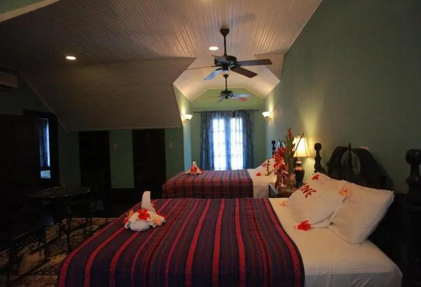 اتاق لوکس, Mahogany Hall Luxury Boutique Resort