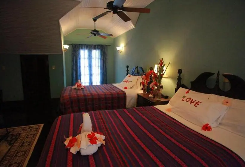اتاق لوکس, Mahogany Hall Luxury Boutique Resort