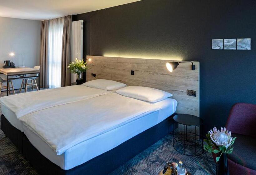 غرفة ديلوكس, Baxter