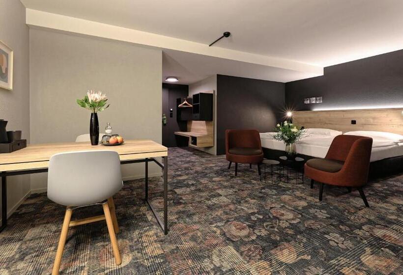 غرفة ديلوكس, Baxter